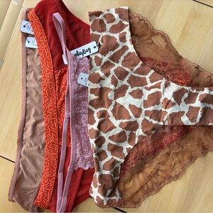 Bootaybag Giraffe Print and Lace Women's Intimates Set